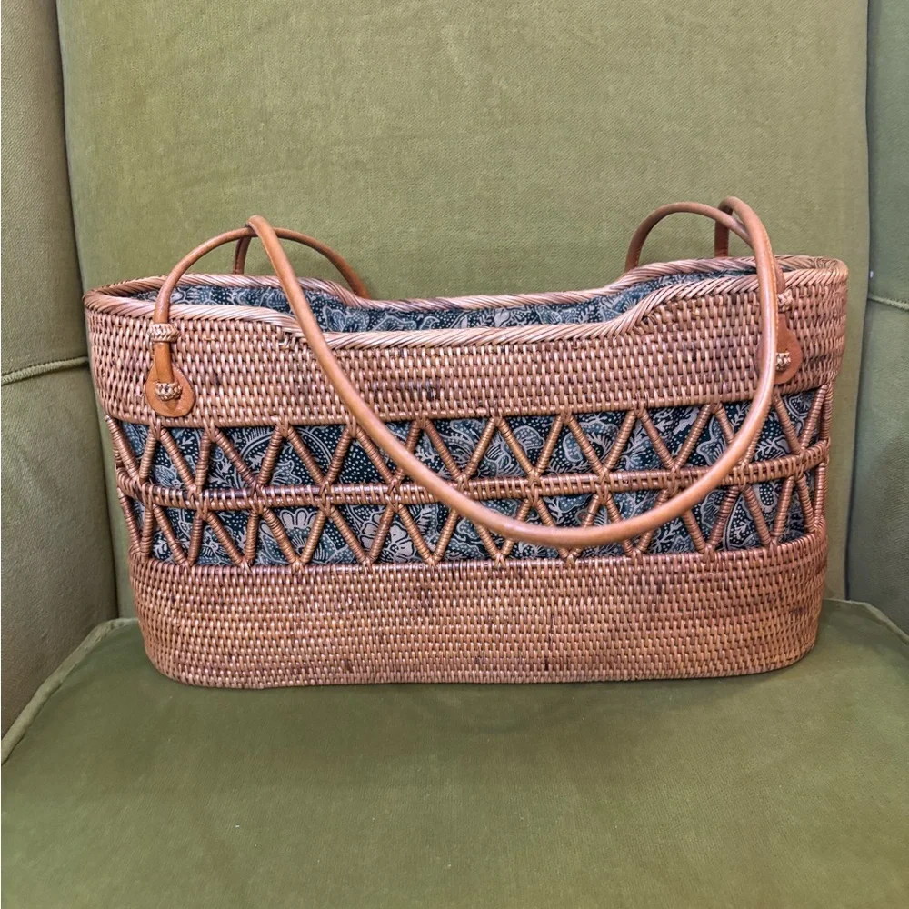 Handcrafted Rattan Ata Bag - Picture 2 of 8